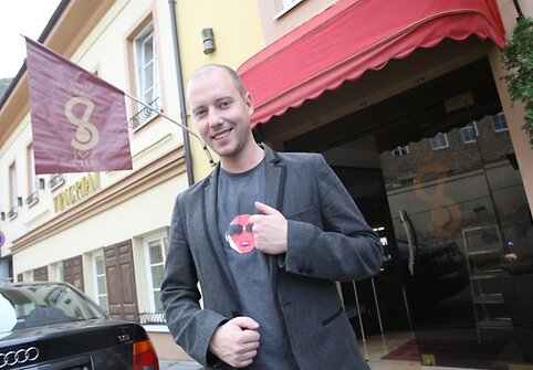 Sasha Song atidarė nuosavą džiazo klubą