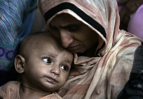 Pakistaną krečia didelį nepriteklių jaučiančių žmonių savižudybės.