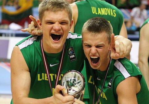 U-19 triumfo akimirkos