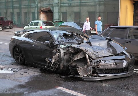 &bdquo;Nissan GT-R&ldquo; avarija Maskvos centre