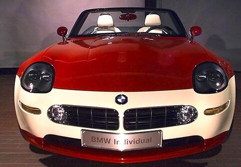 2003 m. „BMW Individual Z8“ dažytas dviem spalvom