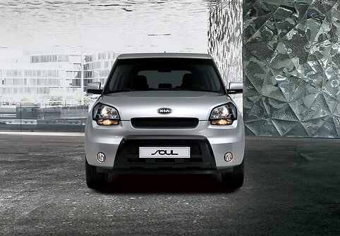 &bdquo;Kia Soul&ldquo; reklamoje žiurkėnai mėgaujasi vairavimu