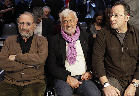 Boksininkų dvikovą stebėjo prancūzų aktoriai Jeanas-Paulis Belmondo (centre), Claude'as Brasseuris (kairėje) ir Jeanas Reno