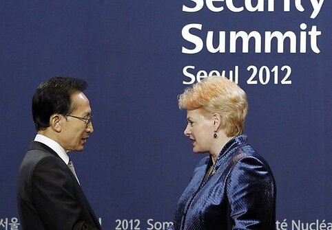 Pietų Korėjos prezidentas Lee Myung-Bakas ir Lietuvos prezidentė Dalia Grybauskaitė