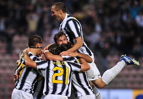 Tuino „Juventus“ futbolininkai džiaugiasi pergale.