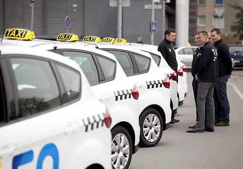 Naujųjų Vilniaus savivaldybės taksi automobilių pristatymas