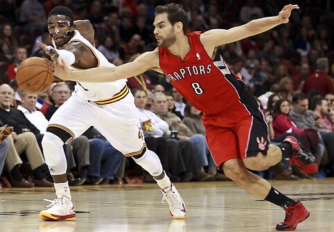 Kyrie Irvingas ir Jose Calderon