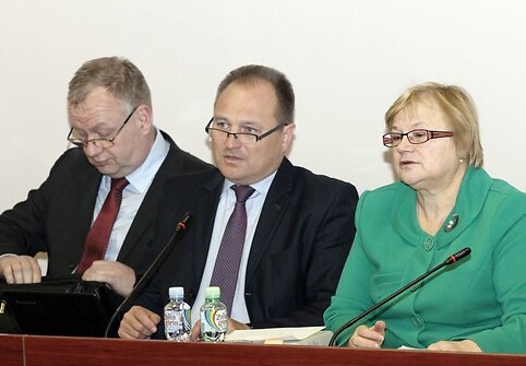 Teisėjų tarybos pirmininkas G. Kryževičius ir sekretorė L. Garnelienė