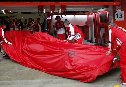 Uždengtas &bdquo;Ferrari F138&ldquo; bolidas