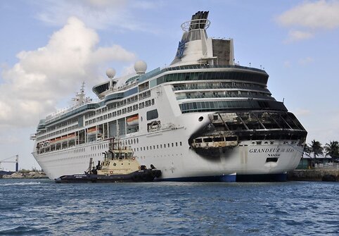 &bdquo;Royal Caribbean&ldquo; kruizinis laivas po gaisro 