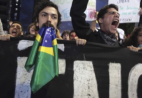 Protestuotojai Brazilijoje 