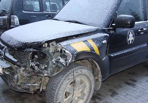 Pasieniečių automobilis, kurį taranavo sprunkantys kontrabandininkai 