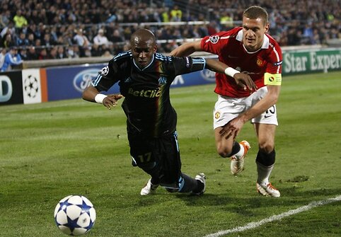 Stephaneas Mbia ir Nemanja Vidicius