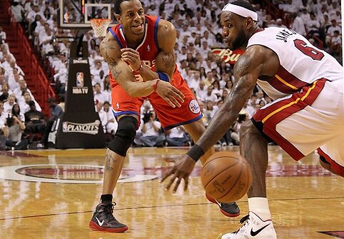 Andre Iguodala ir LeBronas Jamesas