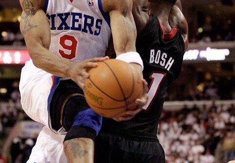 Andre Iguodala ir Chrisas Boshas