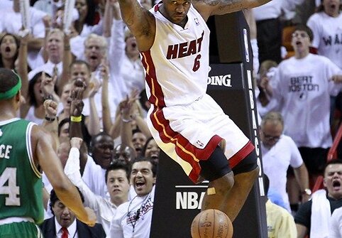 LeBrono Jameso dėjimas į krep&scaron;į