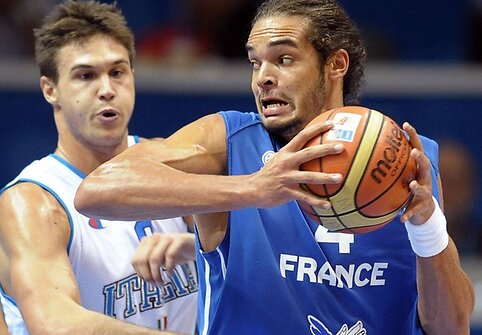 Danilo Gallinari ir Joakimas Noahas (de&scaron;inėje)