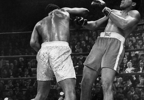 „Amžiaus dvikova“ praminta Joe Frazierio (kairėje) ir Muhamedo Ali kova 1971 metais