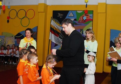 Mindaugas Mizgaitis darželinukų sporto &scaron;ventėje