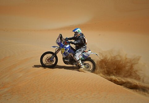 &bdquo;Abu Dhabi Desert Challenge&ldquo;: smėlėtas pirmadienis