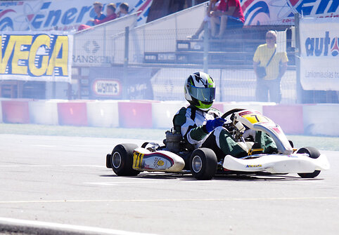 &Scaron;e&scaron;tas &bdquo;ARTkart&ldquo; 2013-ųjų metų etapas Smalininkų kartodrome