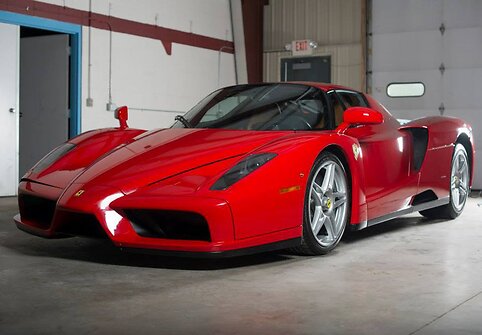 Sudaužytas „Ferrari Enzo“