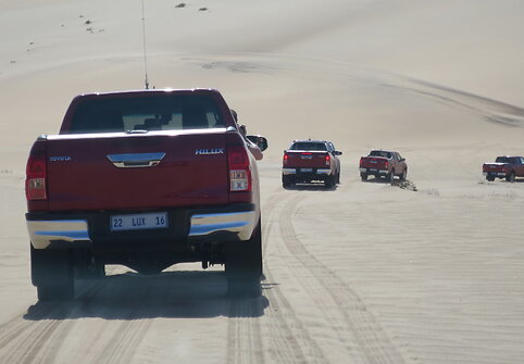 A&scaron;tuntos kartos &bdquo;Toyota Hilux&ldquo; bandymai Namibijoje
