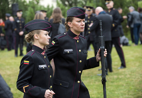 Karo akademijos kariūnai prisiekė tarnauti Lietuvos valstybei