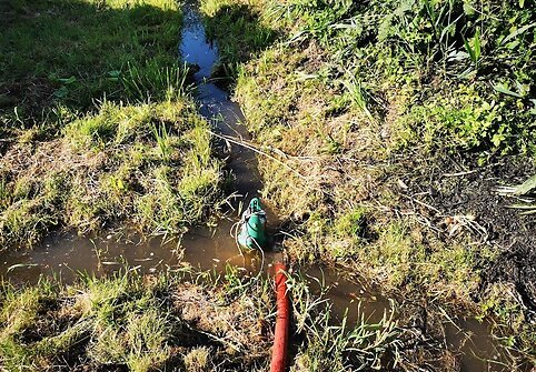 Elektrėnų ugniagesiai gelbėtojai i&scaron;gelbėjo &scaron;unį po sudėtingos operacijos