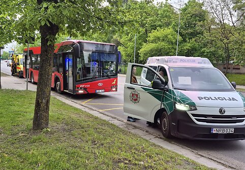 Nukritus senolei į stotelę Lazdynuose i&scaron;kviesta greitoji