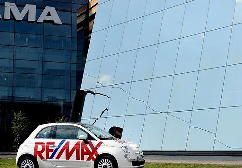 „RE/MAX“ ir „Vero Cafe“ viename biure