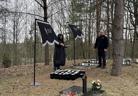 Vienišų žmonių laidotuvės Karveliškių kapinėse kovo 31 d.