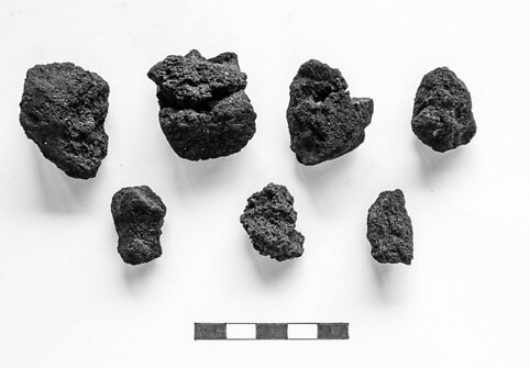 Archeologinė duona i&scaron; Mažulonių piliakalnio