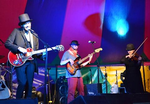 Kauno roko grupės &bdquo;The Moon Band&ldquo; koncertinis turnė Didžiojoje Britanijoje