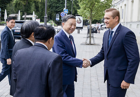 Vidaus reikalų ministras Eimutis Misiūnas susitiko su Vietnamo vie&scaron;ojo saugumo ministru ir jo delegacija