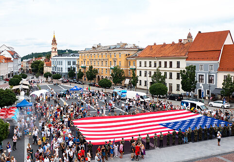 JAV Nepriklausomybės metinių minėjimas Rotu&scaron;ės aik&scaron;tėje