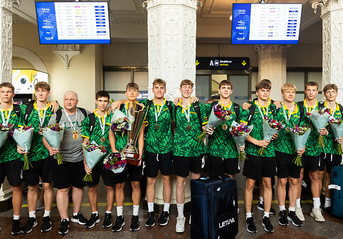 Lietuvos U16 vaikinų rinktinės sutiktuvės Vilniaus oro uoste