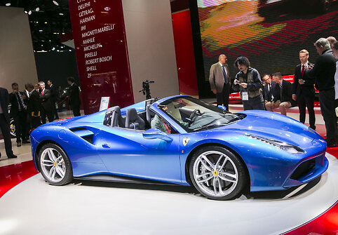 &bdquo;Ferrari&ldquo; stendas Frankfurto automobilių parodoje