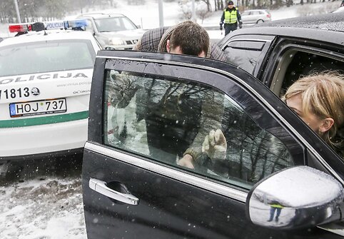 Rytinis kelių policijos reidas