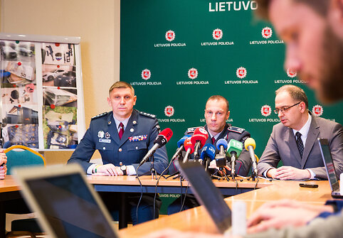Andžejus Roginskis, Linas Pernavas,  Martynas Jovai&scaron;a