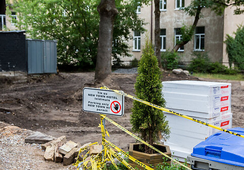 Sostinės Vivulskio gatvėje tvarkomas kiemas