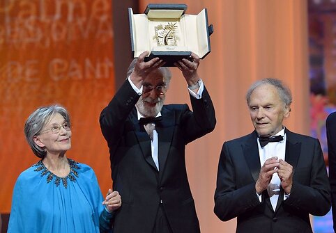 Režisierius Michaelas Haneke (viduryje) ir aktoriai Emmanuelle Riva (kairėje) bei Jeanas-Louisas Trintignant