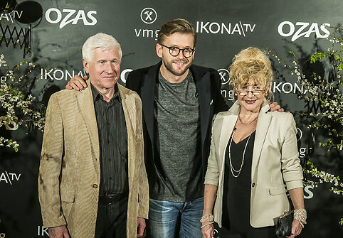 Alfas Ivanauskas su tėvais