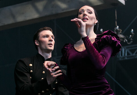 „Ana Karenina“ Trakuose