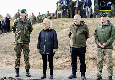 Lietuvos ir Vokietijos gynybos ministrų apsilankymas Vokietijos brigados karių pratybose
