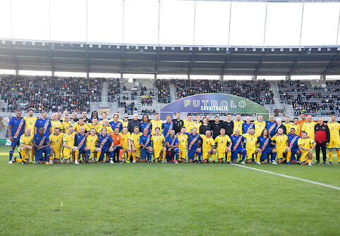Pasaulio futbolo legendų rungtynės su legendiniais Lietuvos futbolininkais