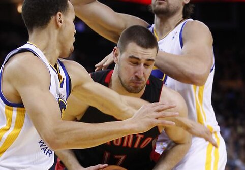 Stephenas Curry, Jonas Valančiūnas ir Andrew Bogutas