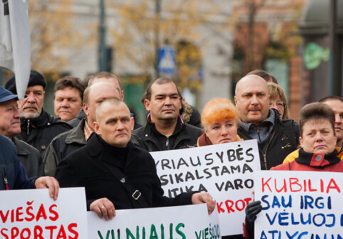 Transporto darbuotojų profesinės sąjungos Vilniuje surengė mitingą