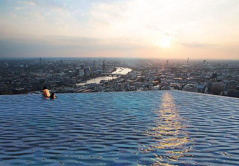 „Infinity London“ baseinas