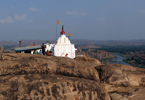 Hampi Hanuman &scaron;ventykla auk&scaron;tai ant kalno